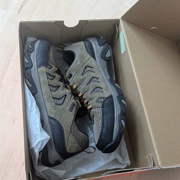 Ozark Trail Waterproof Low Hiking Shoe Leather (Size 9.5) - Picture 3 of 7